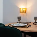 Apartament уютна почивка *