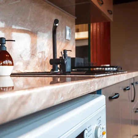 Apartment уютна почивка *